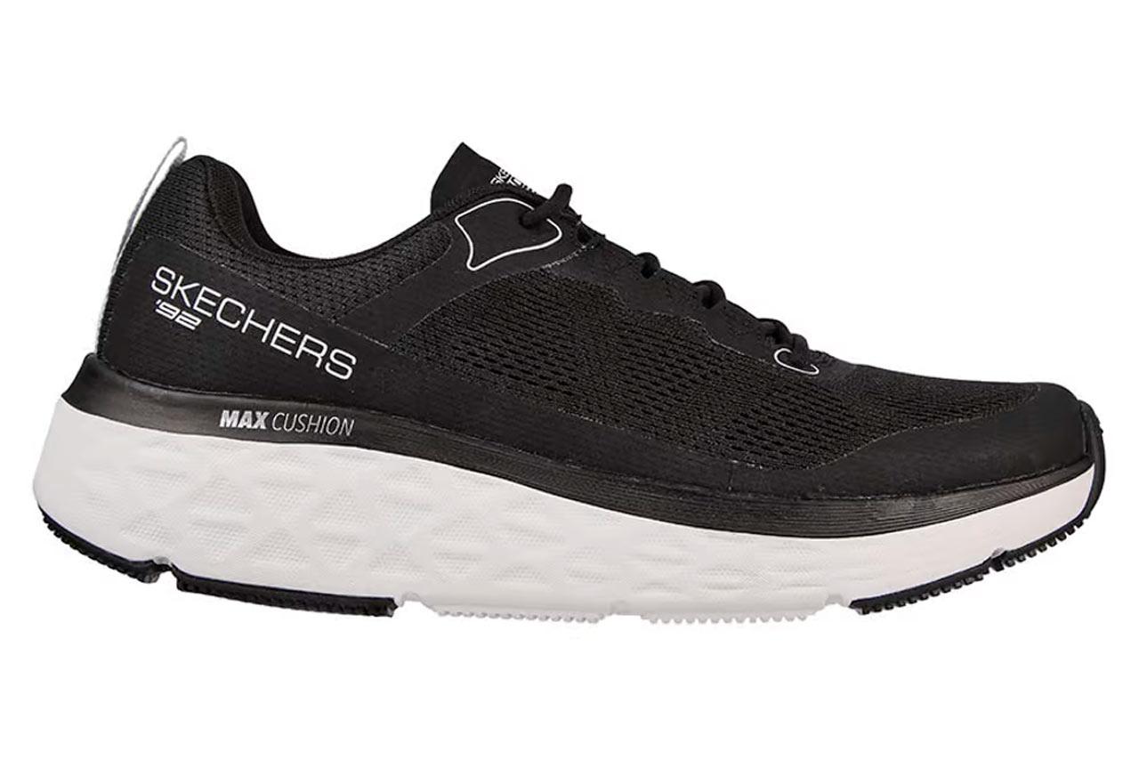 Skechers-MAX CUSHIONING DELTA EXTRA WIDE